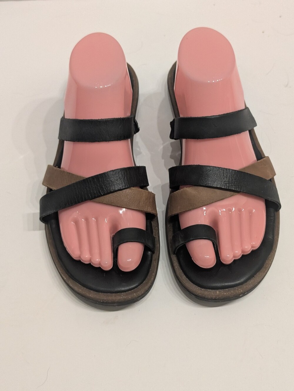 Born Women's 10 Cetina Sandals Shoes Black Brown Leather Slip On Thong